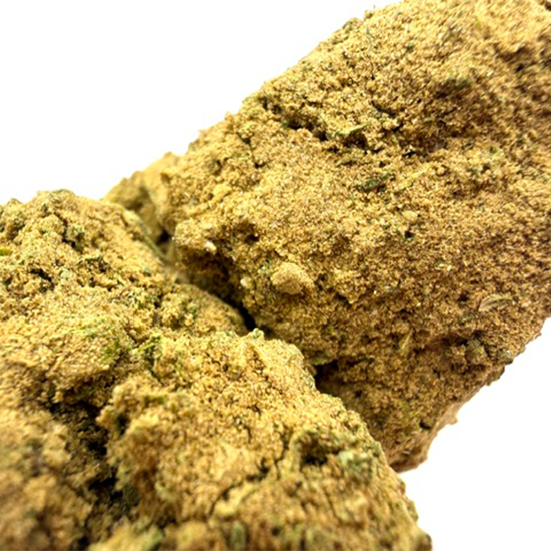 Gros plan sur la tête de Crystal Skunk – Fleur THD Holy Mary