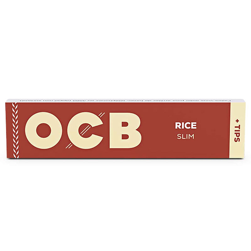 Vue du carnet OCB Slim Rice + Tips fermé, avec habillage rouge brique, grand logo crème et bande latérale indiquant les cartons inclus.