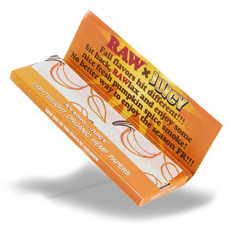 Carnet ouvert RAW x Juicy Pumpkin Spice 1 1/4 avec feuilles à rouler imprimées de citrouilles – Holy Mary